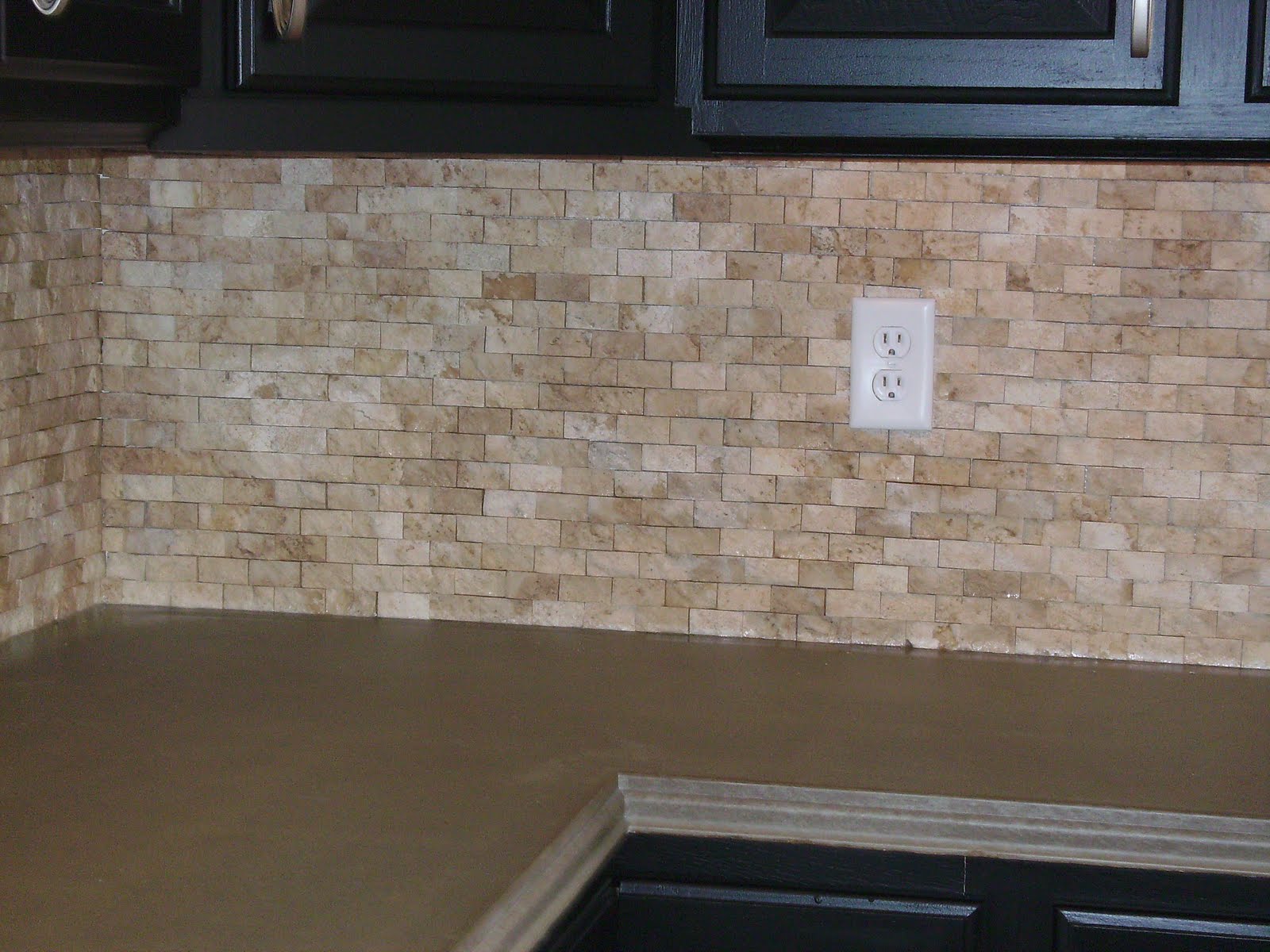 Travertine Natural Stone Backsplash - HD Wallpaper 