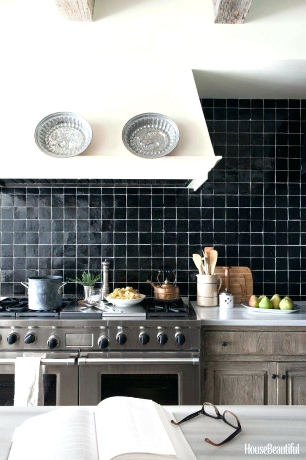 Kitchen With Black Backsplash - HD Wallpaper 