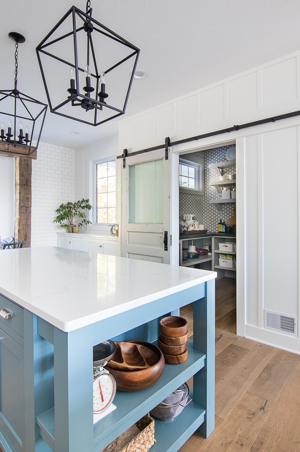 Butler S Pantry Black And White Wallpaper - Kitchen Pantry - HD Wallpaper 