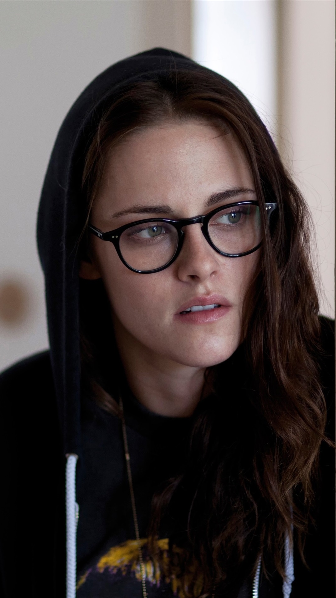 Iphone Wallpaper Clouds Of Sils Maria, Kristen Stewart - Happiest Season Kristen Stewart - HD Wallpaper 