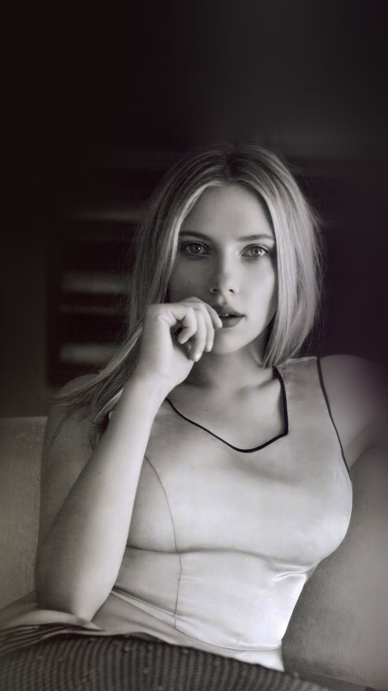 Scarlett Johansson Actor Bw Celebrity Android Wallpaper - Scarlett Johansson Iphone Wallpaper Sexy - HD Wallpaper 