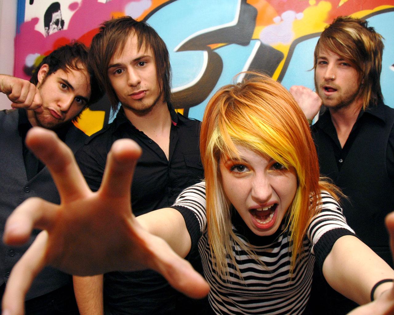 Wallpaper - Paramore Crushcrushcrush - HD Wallpaper 