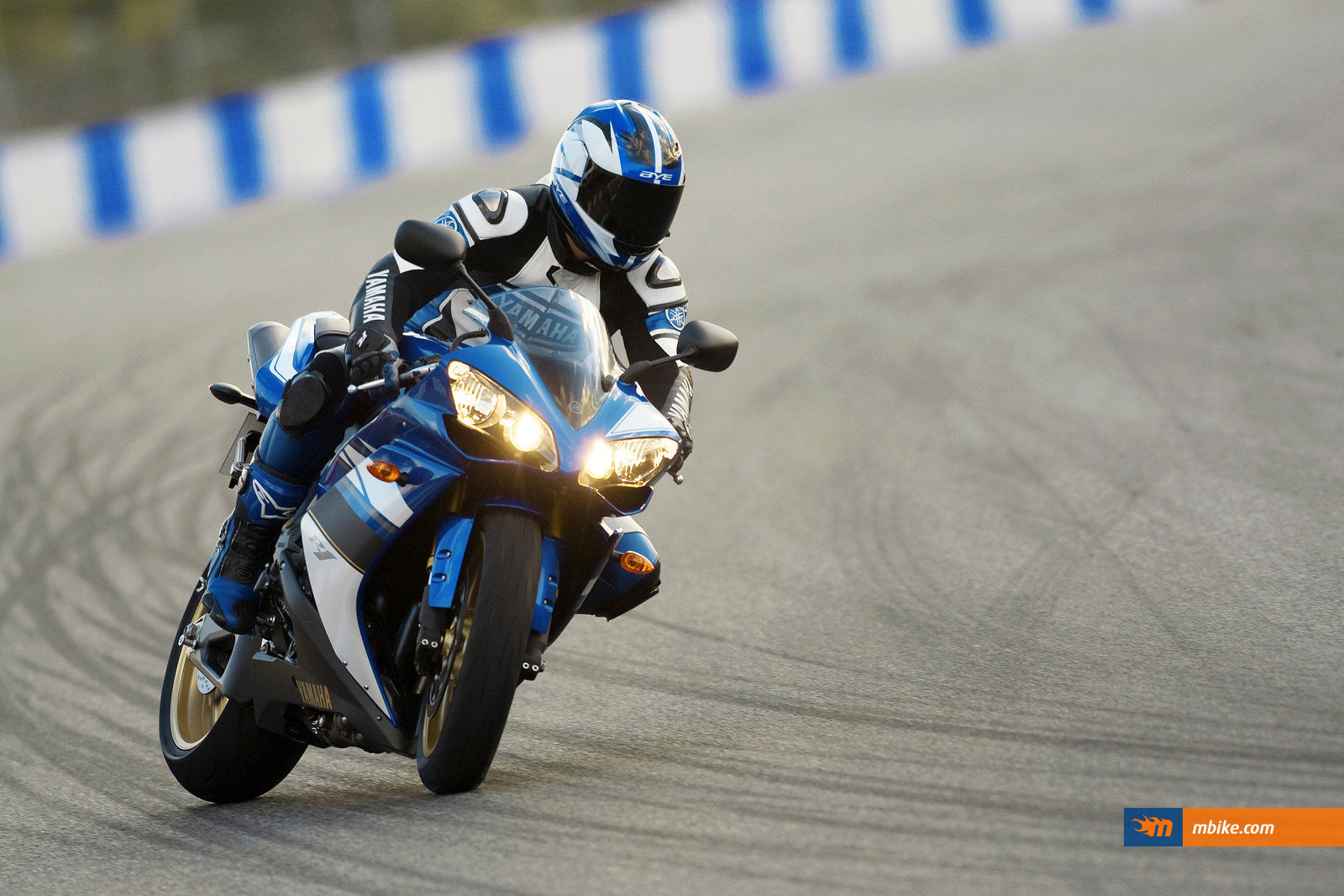 2008 Yamaha Yzf-r1 - Yamaha R1 Wallpaper 2008 - HD Wallpaper 