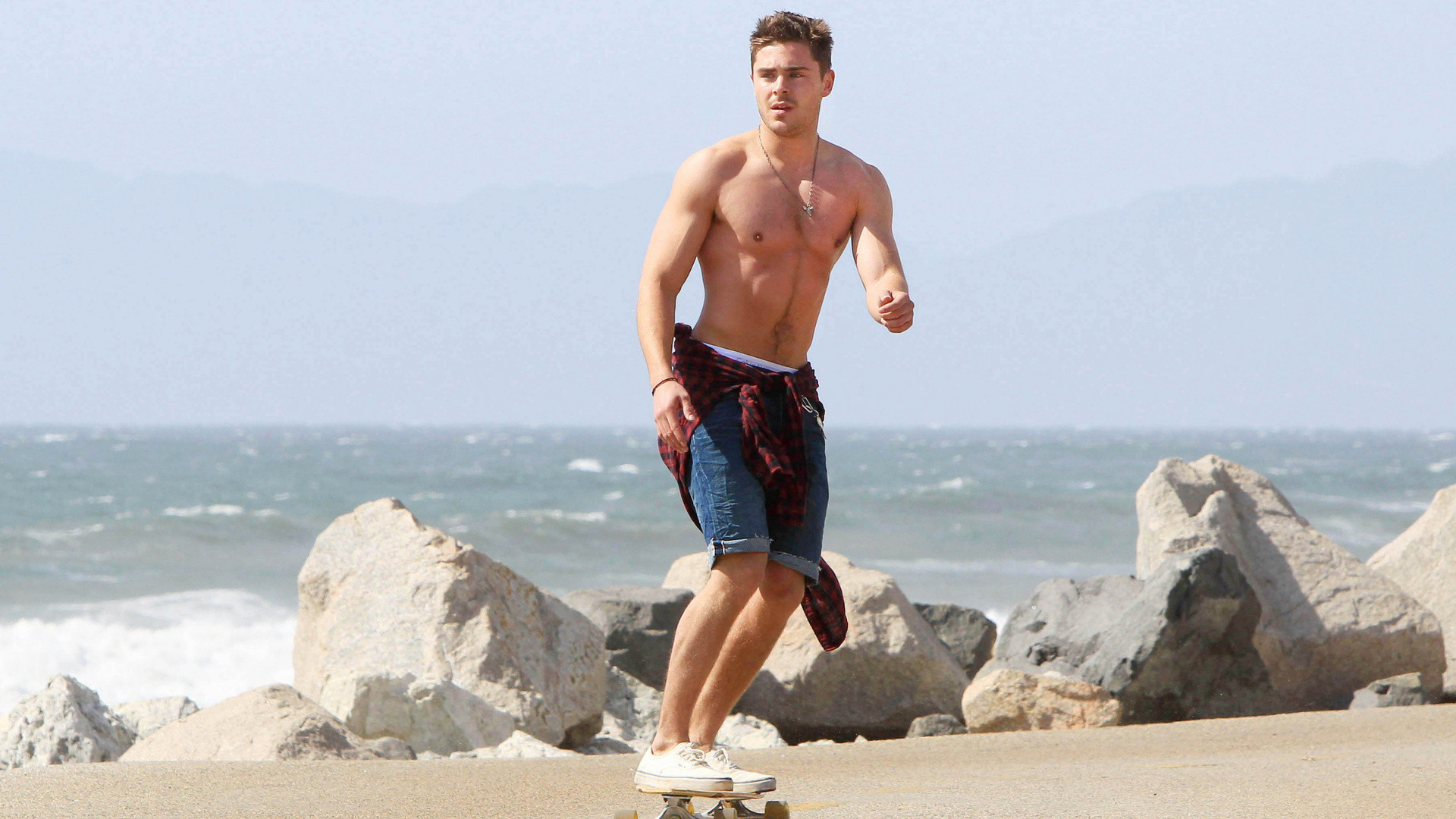 Zac Efron, Skateboarding, Zac Efron Background, Male - Zac Efron Wallpaper Hd - HD Wallpaper 