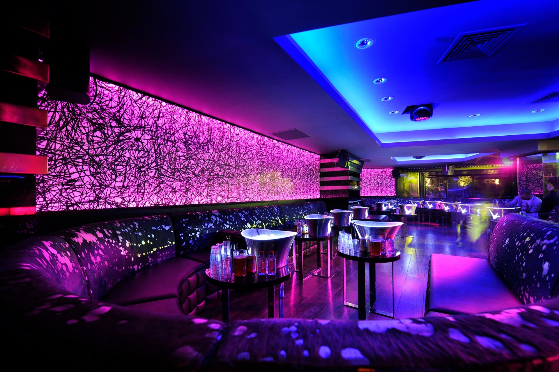 Wonderful Neon Lights In A Night Club Lounge Hd Desktop - Fancy Night Club - HD Wallpaper 