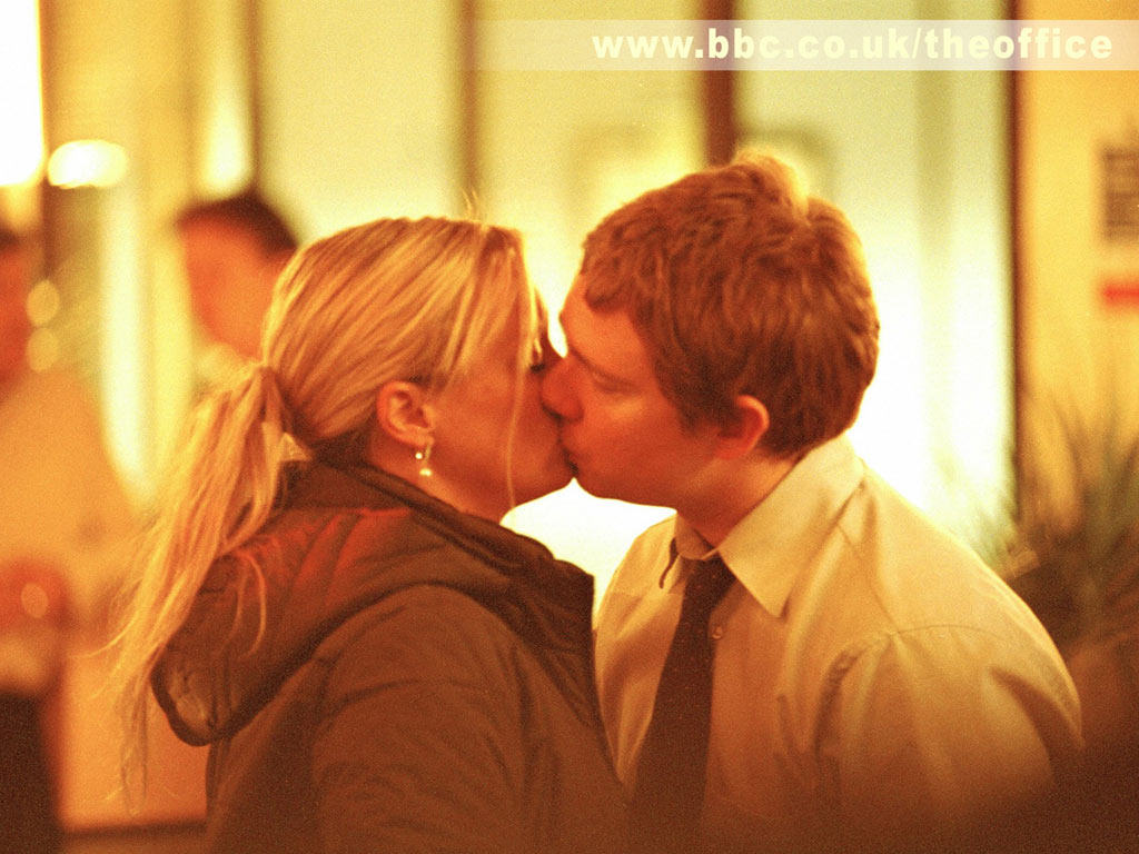 Dawn Office Uk Kiss - HD Wallpaper 