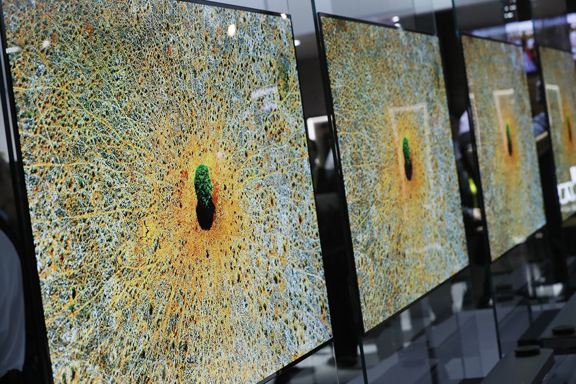 Lg S Uhd, Oled W-series Wallpaper Tv At Ces - Tv Design Europe - HD Wallpaper 