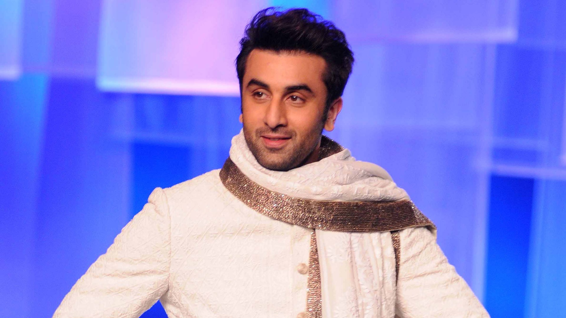 Ranbir Kapoor Wallpapers 
 Data-src /w/full/0/5/5/111202 - Ranbir Kapoor New Look Hd - HD Wallpaper 