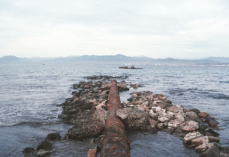 Chile, La Serena, Pipe, Rust, Ocean, Rocks, Water, - Sea - HD Wallpaper 