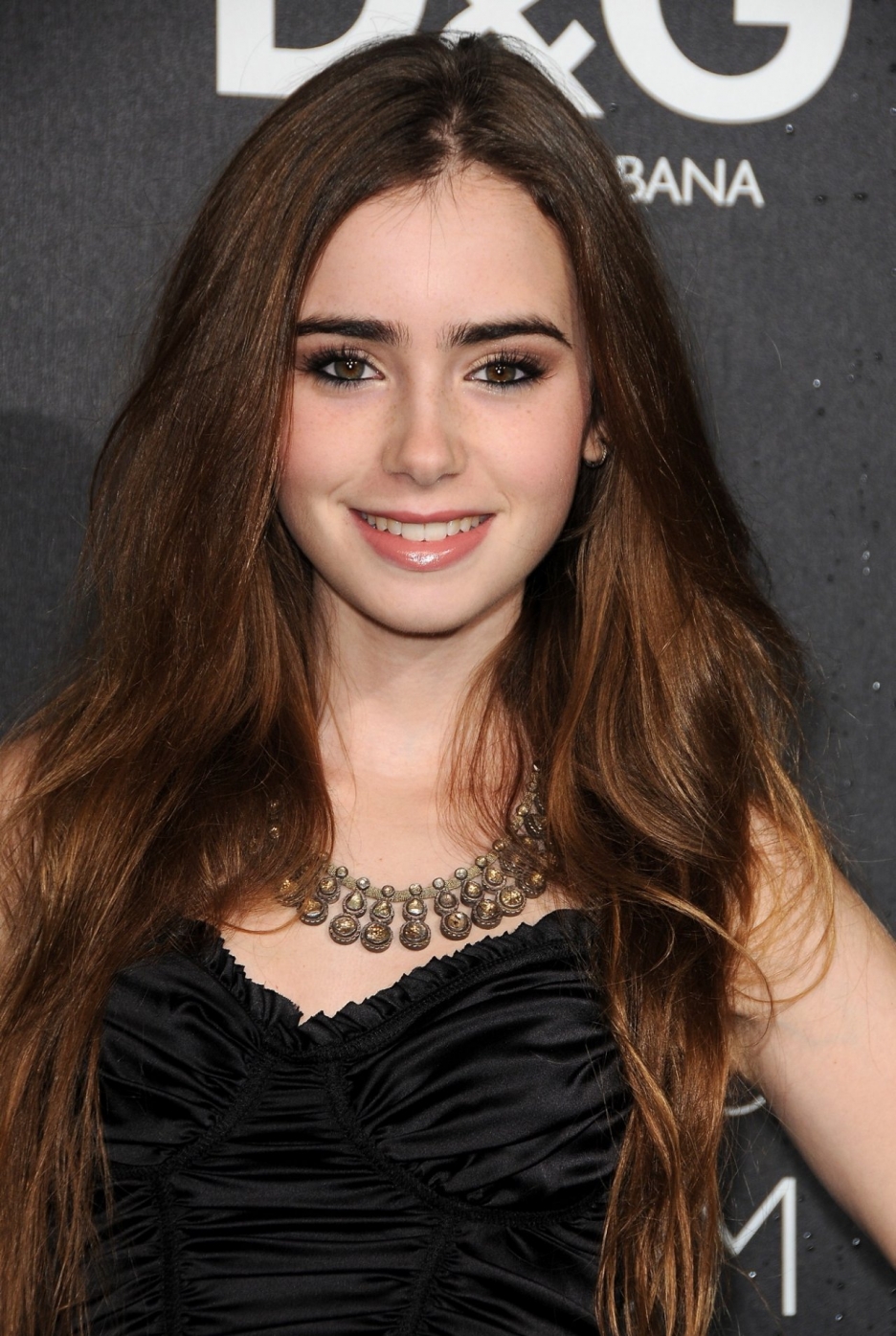 Lily Collins Hd Wallpapers, Desktop Wallpaper - Crystal Reed And Lily Collins - HD Wallpaper 