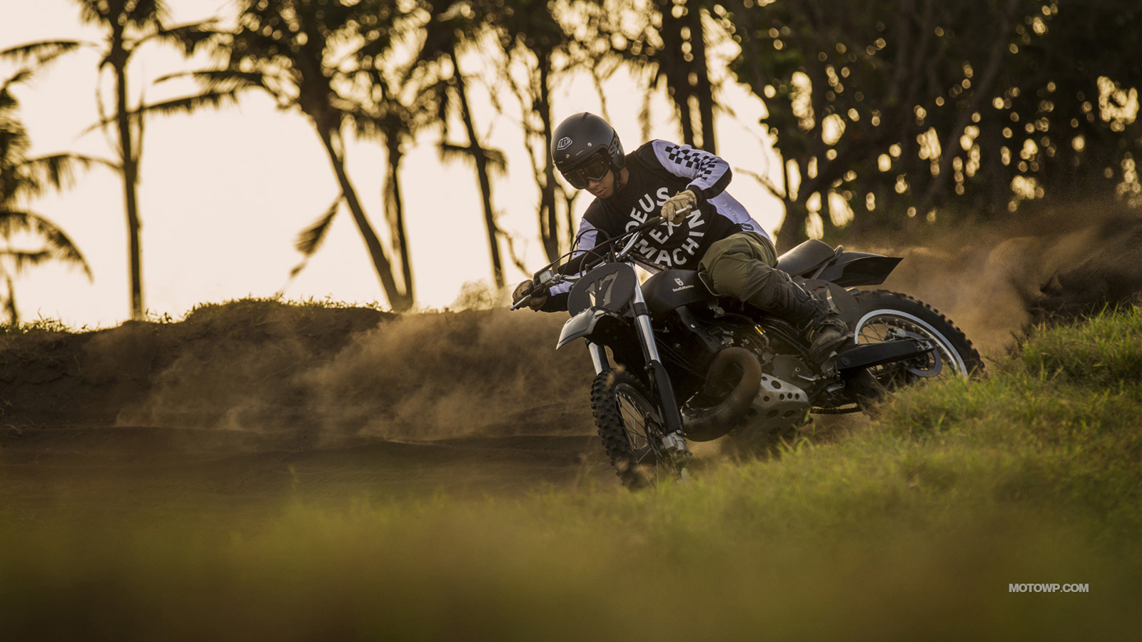 Motorcycle - HD Wallpaper 