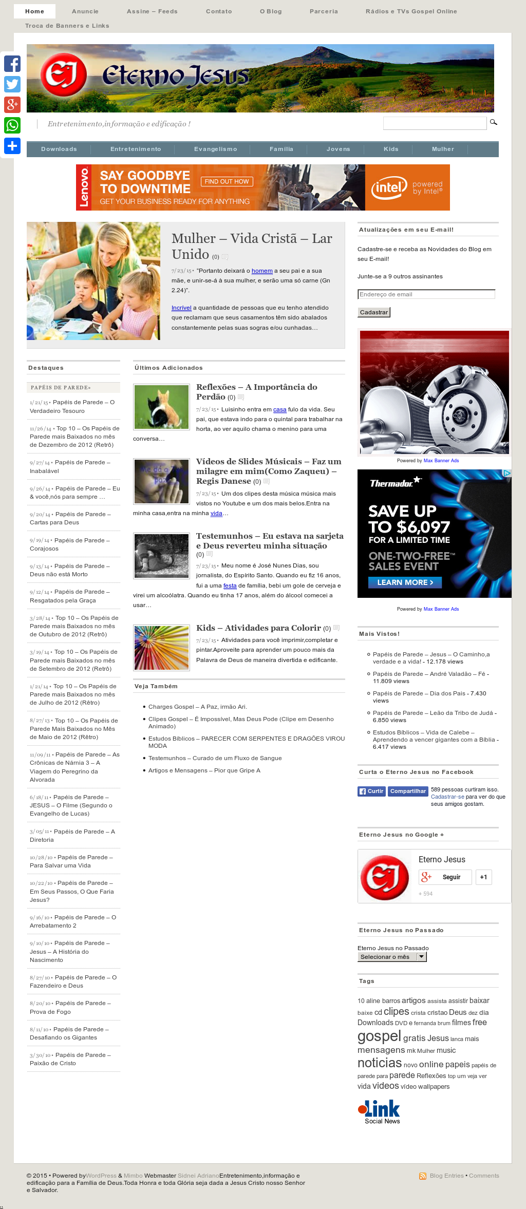 Happy Family Drinking Water - HD Wallpaper 