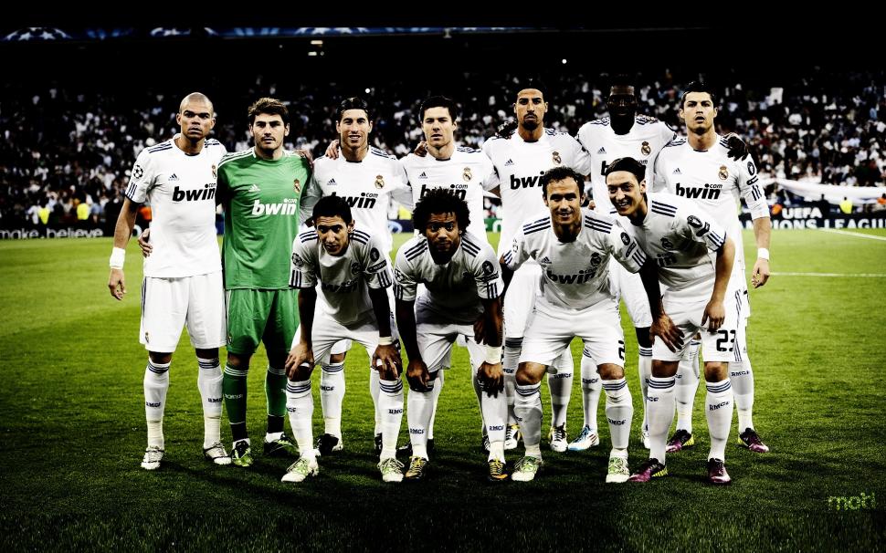 Team Of Real Madrid Wallpaper,santiago Bernabeu Hd - Real Madrid - HD Wallpaper 