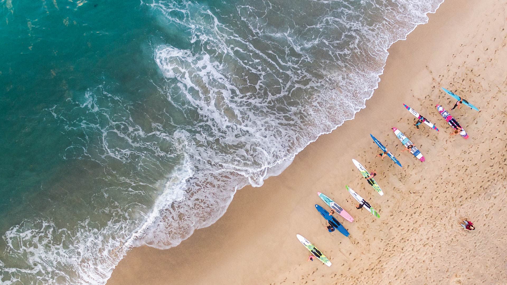 Surfers At Bronte Beach Near Sydney Australia - HD Wallpaper 