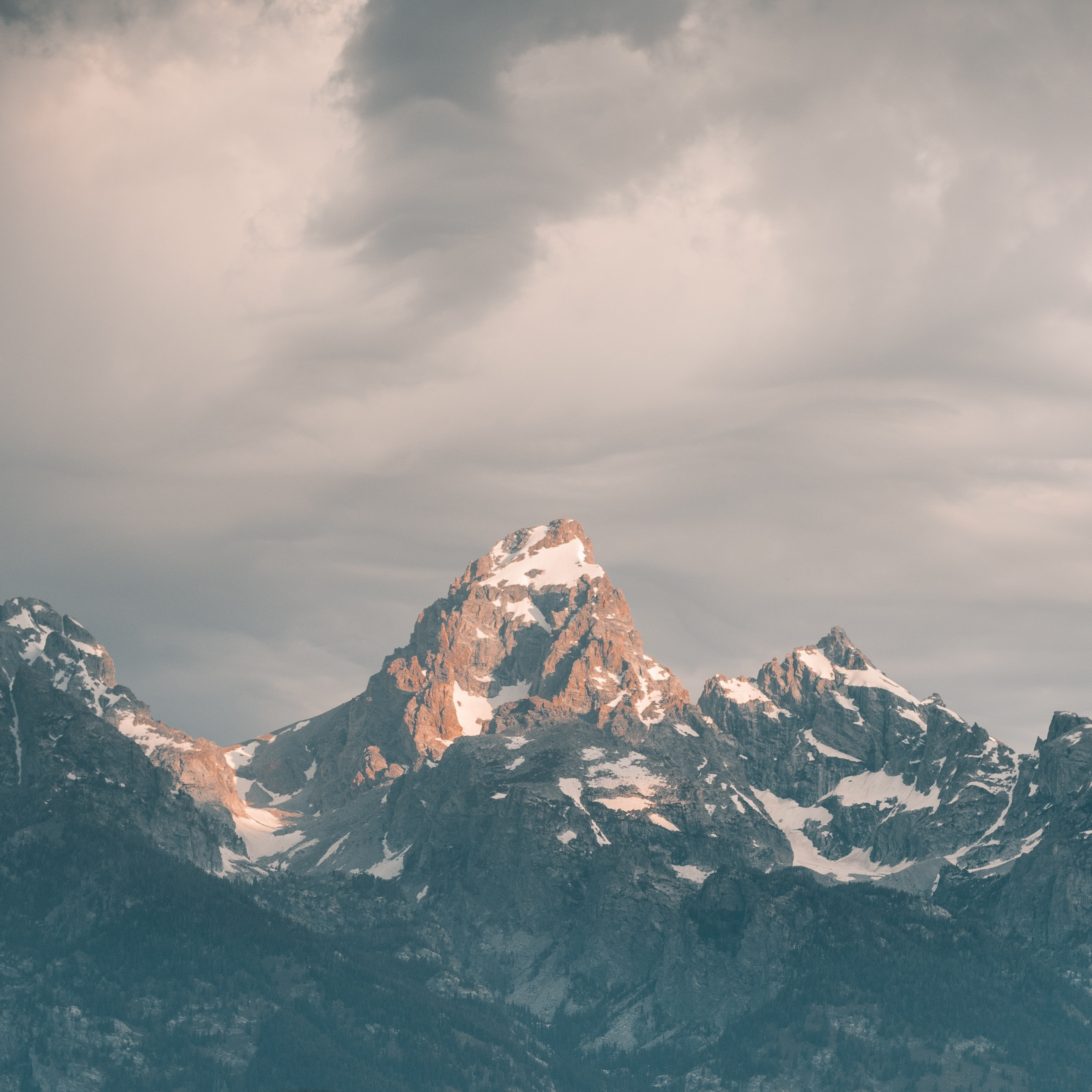 Grand Teton National Park, Cloudy Sky, Mountains, Wallpaper - HD Wallpaper 