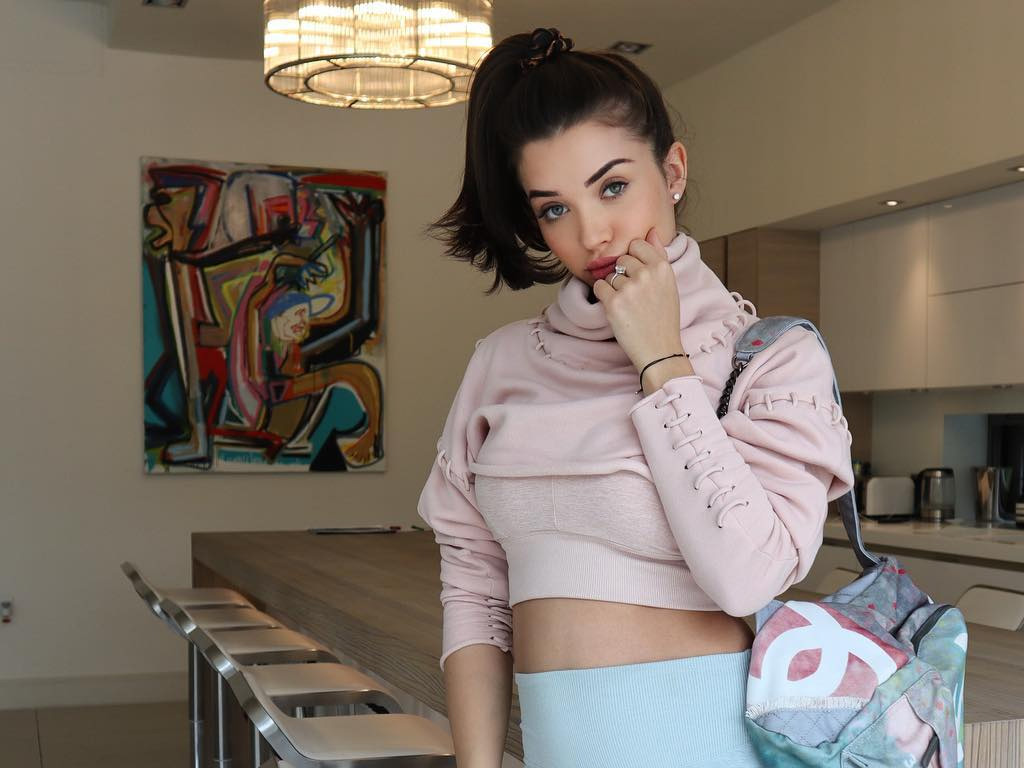 Amy Jackson Hot - HD Wallpaper 