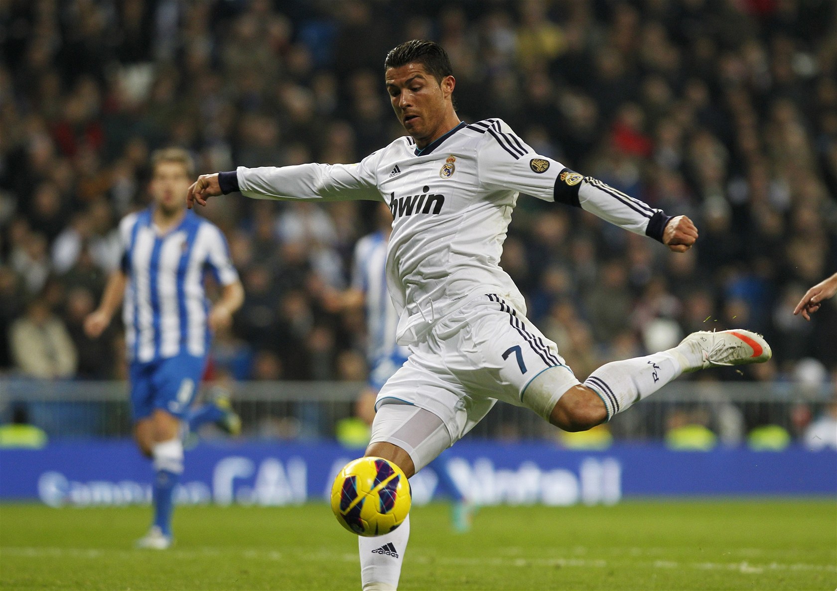 Cristiano Ronaldo Scoring - HD Wallpaper 