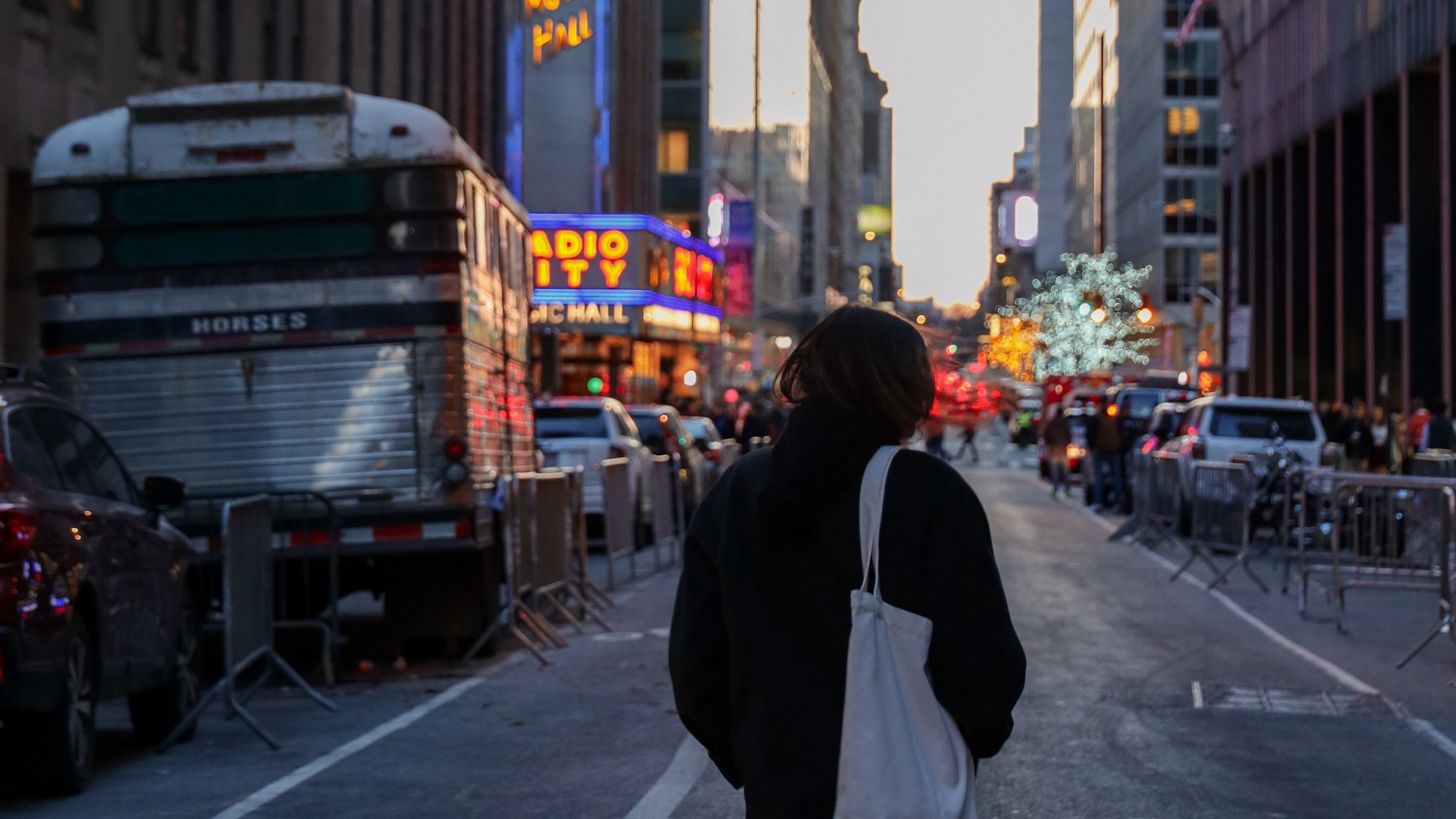 Wallpaper Man, City, Loneliness, Fog, Street - Wallpaper - HD Wallpaper 