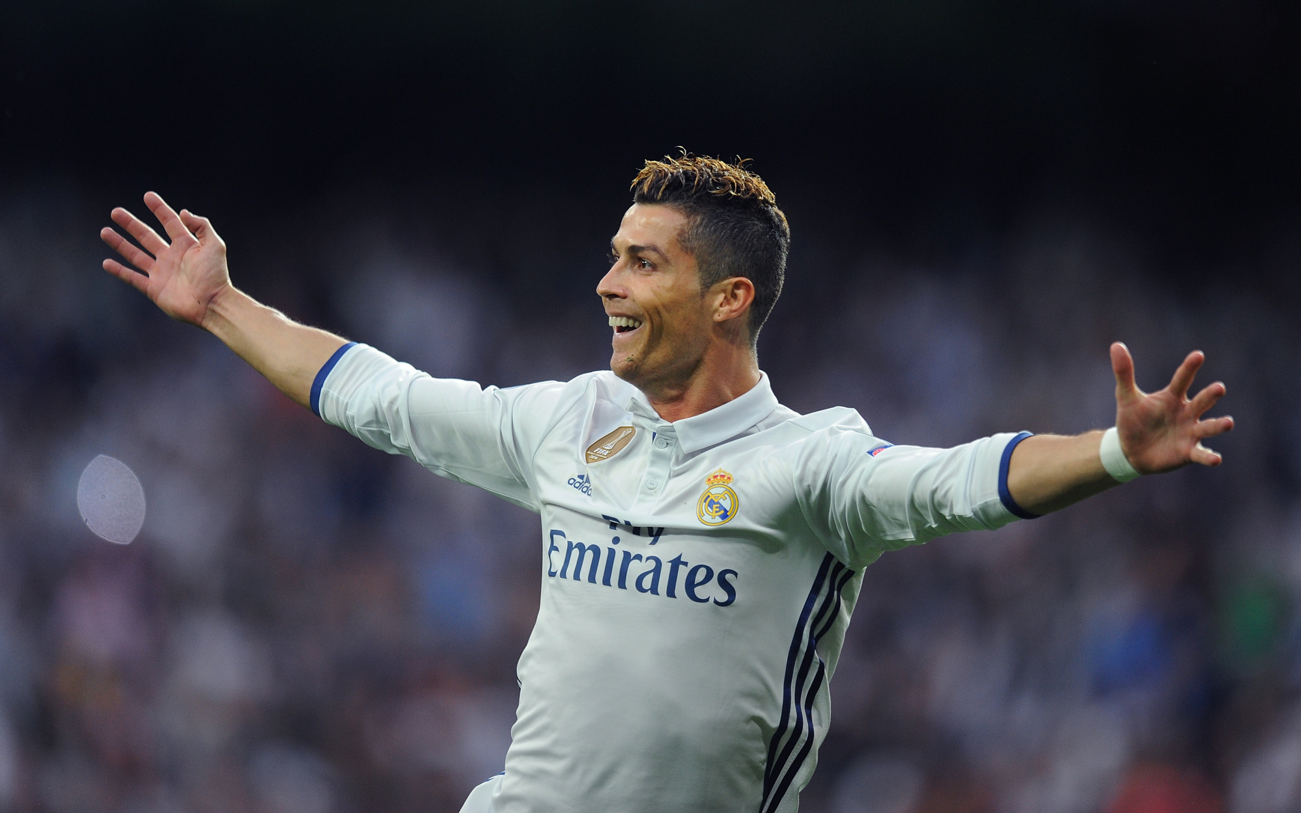 Cristiano Ronaldo - HD Wallpaper 