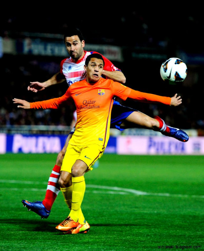 Alexis Sanchez Photos Granada Cf V Fc Barcelona La Kick American Football 650x800 Wallpaper Teahub Io