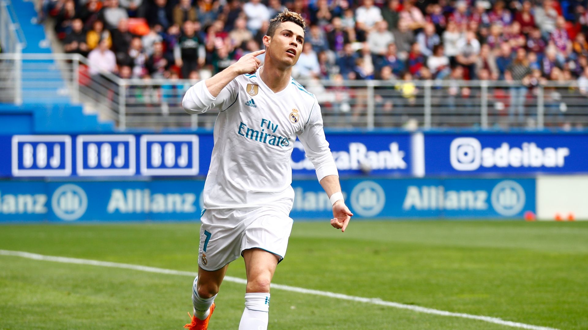 Madrid Hero Ronaldo 9/10 Vs - Cristiano Ronaldo Vs Eibar 2018 - HD Wallpaper 