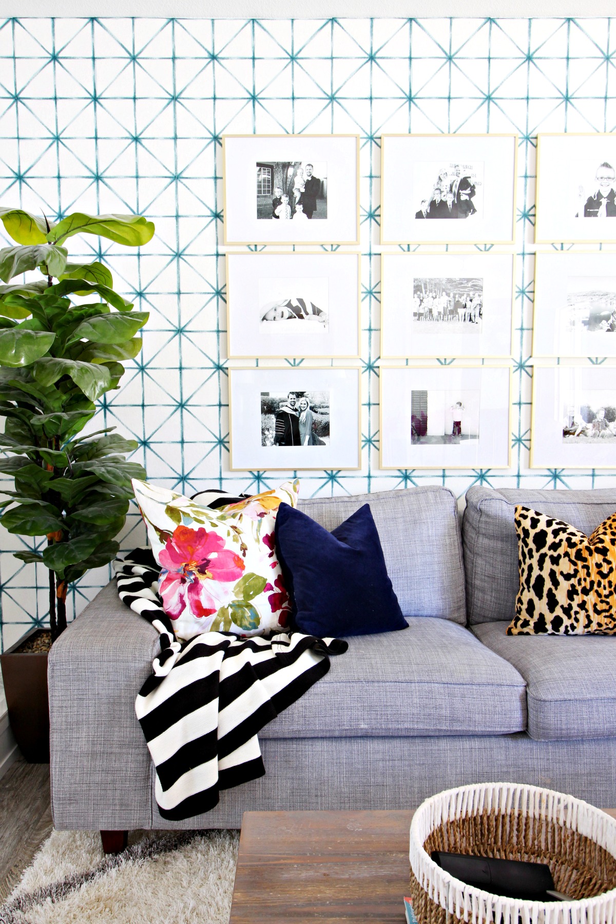 Shibori Geometric Wallpaper - Living Room - HD Wallpaper 