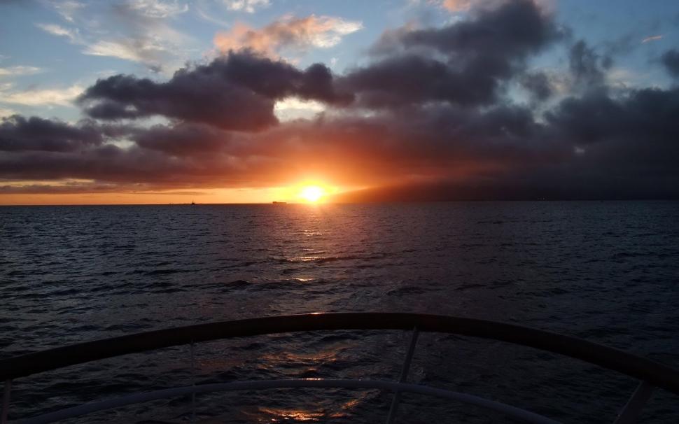 Hawaiian Ocean Sunset Wallpaper,hawaii Hd Wallpaper,water - Wallpaper - HD Wallpaper 