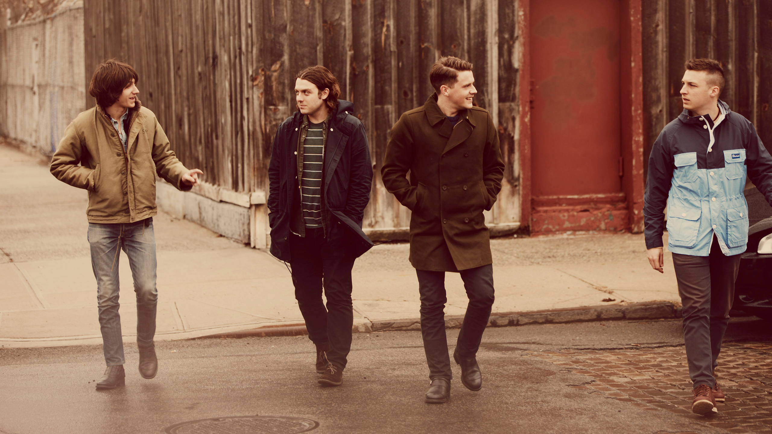 Jamie Cook And Matt Helders 2560x1440 Wallpaper Teahub Io