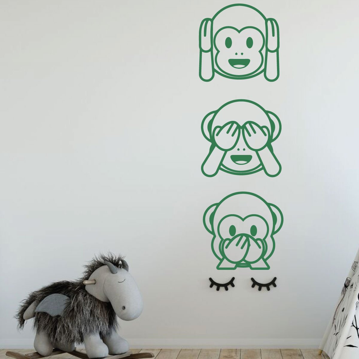 Monkey Emoji In Bedroom - HD Wallpaper 