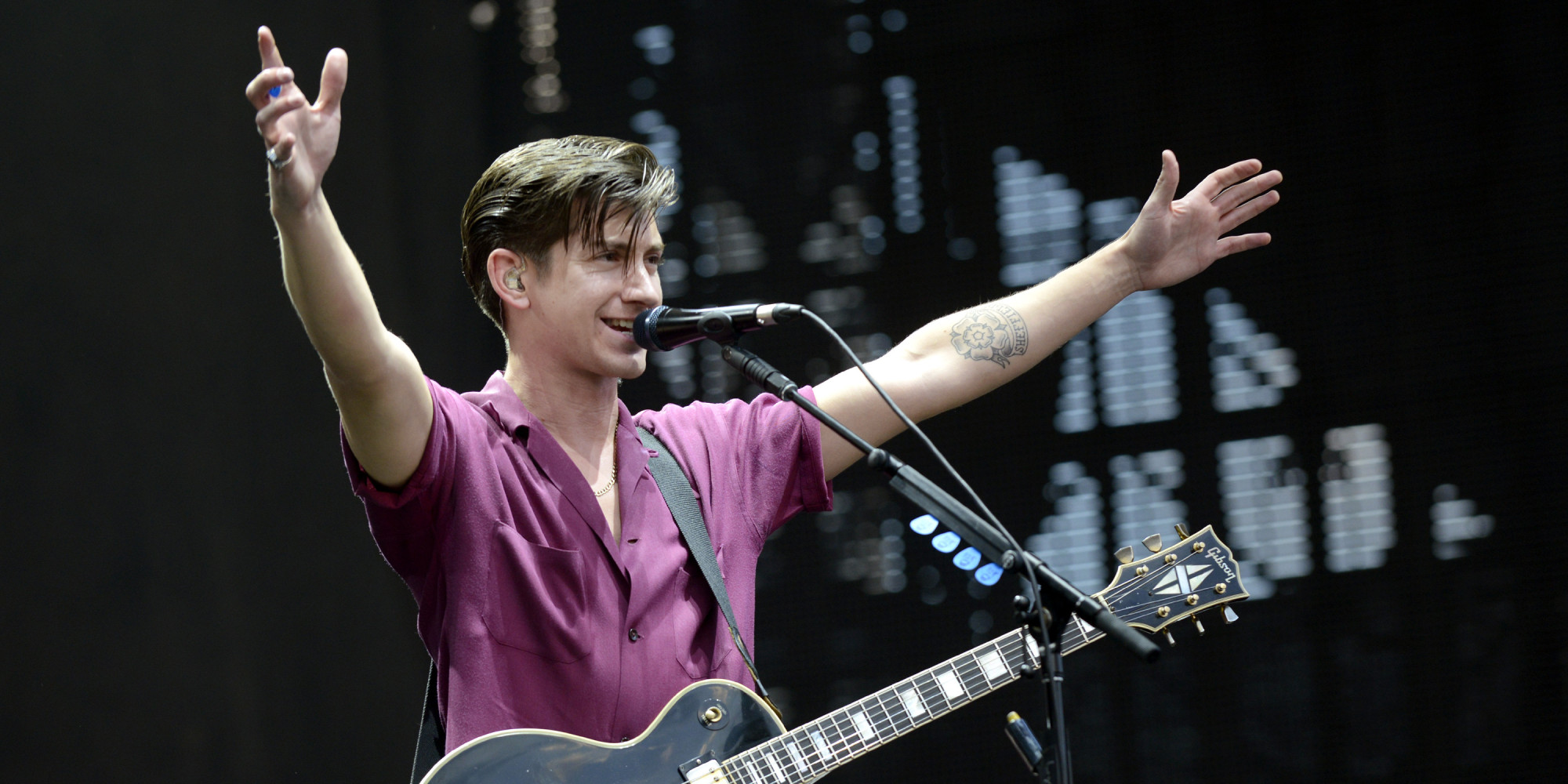 Alex Turner Desktop Background 2000x1000 Wallpaper Teahub Io