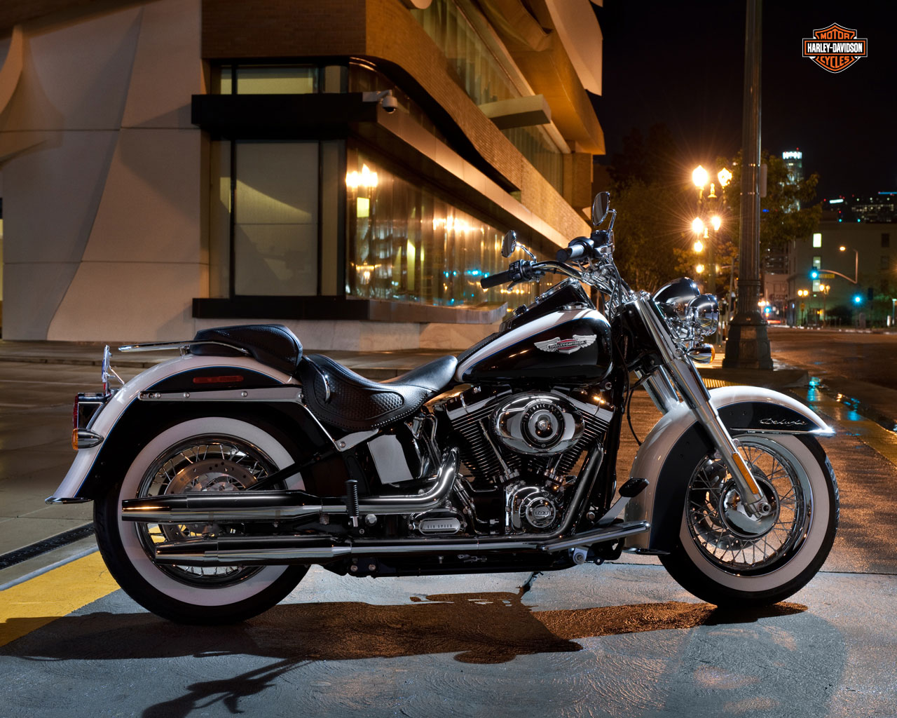 Hd Flstn Softail Deluxe - HD Wallpaper 