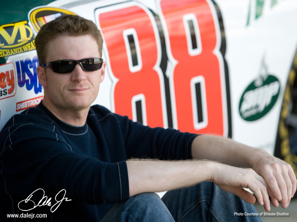 Dale Earnhardt Jr - Dale Earnhardt Jr 88 - HD Wallpaper 