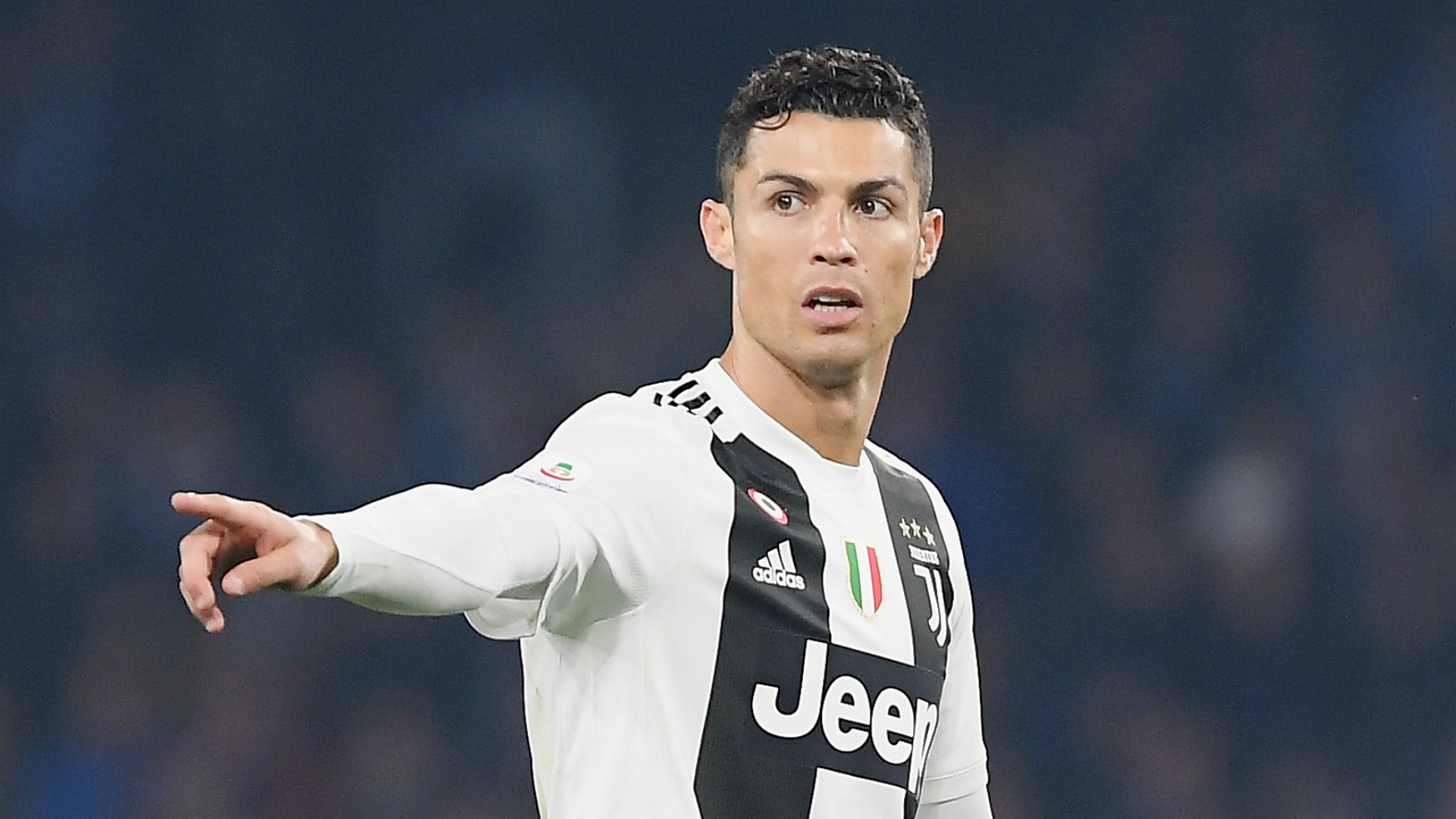 Juventus Forward Cristiano Ronaldo - Ronaldo Dari Depan - HD Wallpaper 