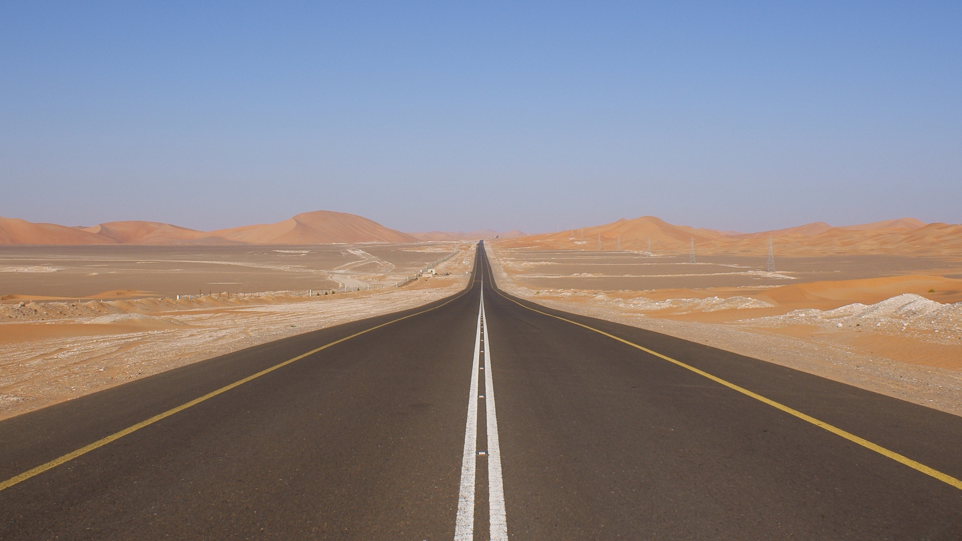Long Road In Desert - HD Wallpaper 