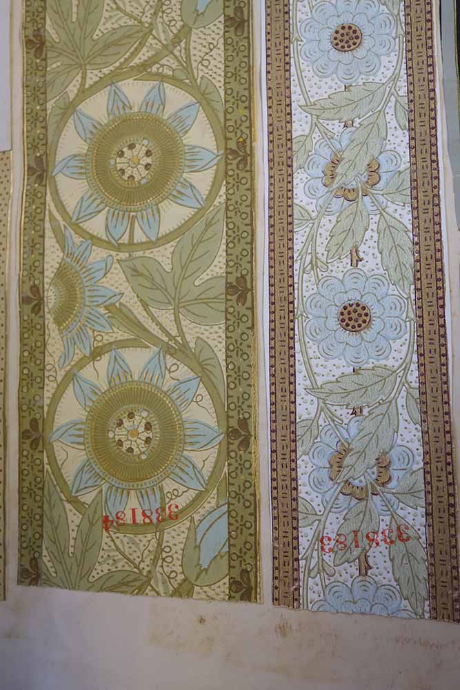 Two Samples Of Wallpaper Borders Featuring Flowers - Motif - HD Wallpaper 