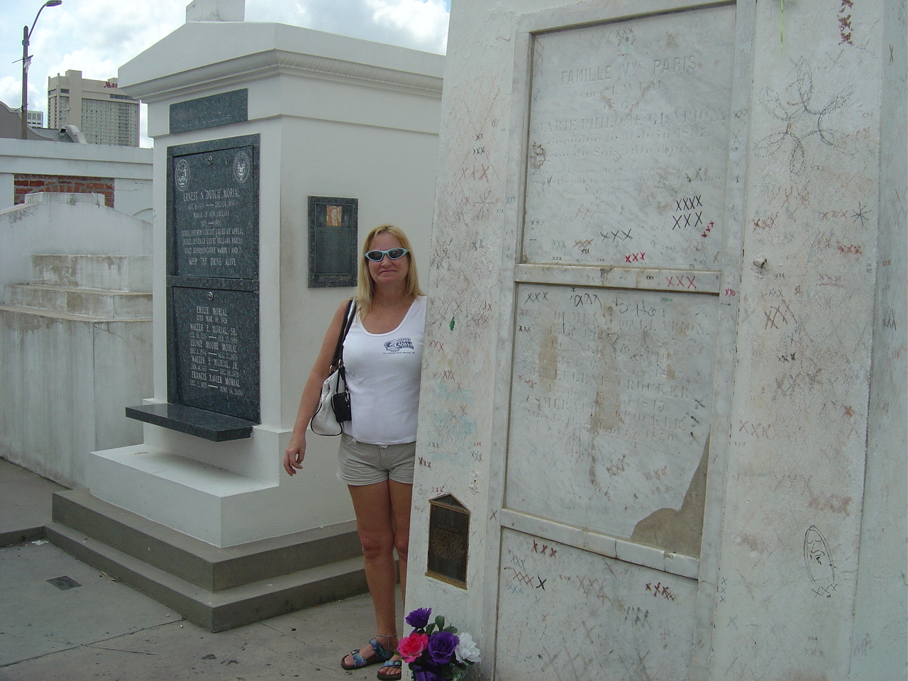 Marie Laveau S Tomb - Marie Laveau's House Of Voodoo - HD Wallpaper 