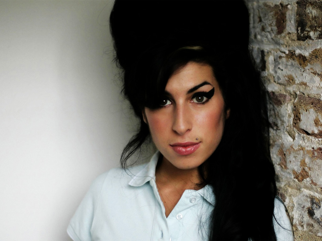 Amy Winehouse - HD Wallpaper 