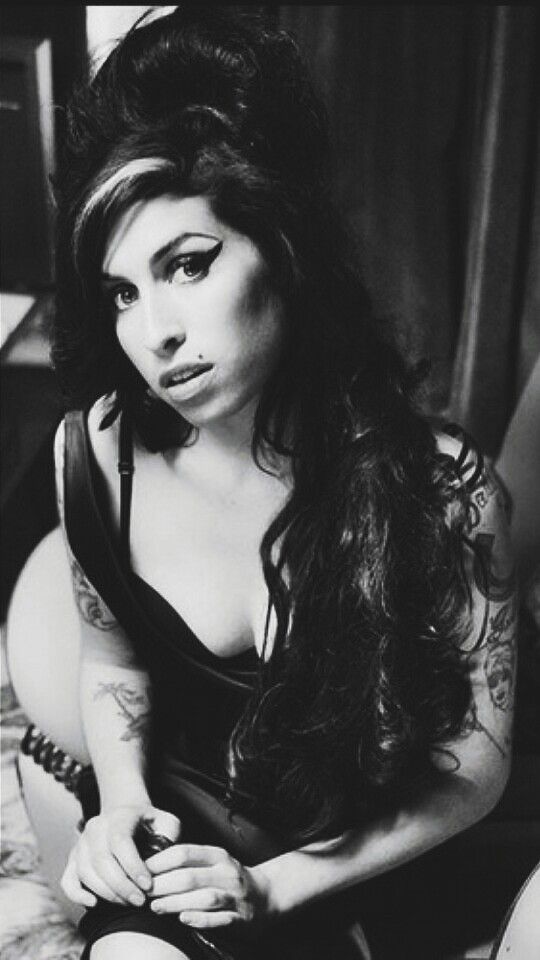 Amy Winehouse Wallpaper Iphone - HD Wallpaper 