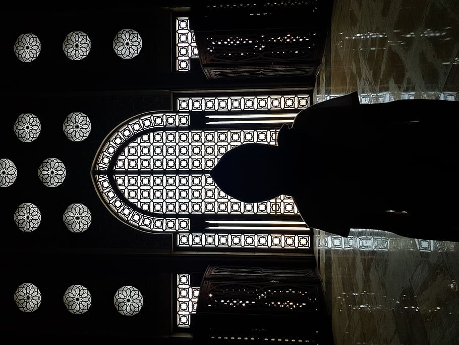 Morocco, Casablanca, Boulevard De Tiznit, Woman, Arab, - Hassan Ii Mosque - HD Wallpaper 