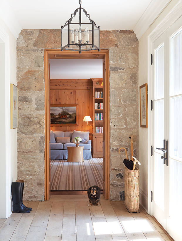 Wood Trim On Brick - HD Wallpaper 