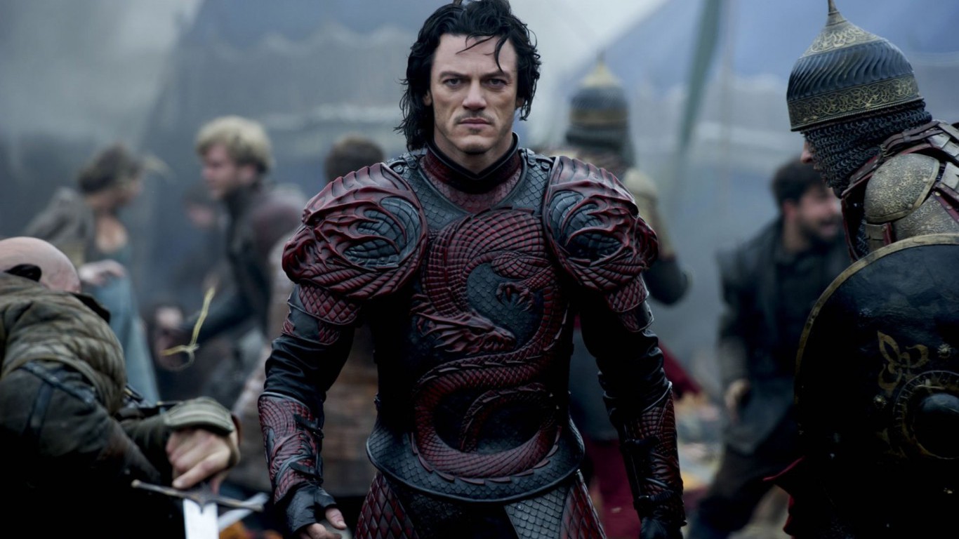 Luke Evans Dracula Untold Movie Stills Wallpaper - Dracula Untold Dracula - HD Wallpaper 