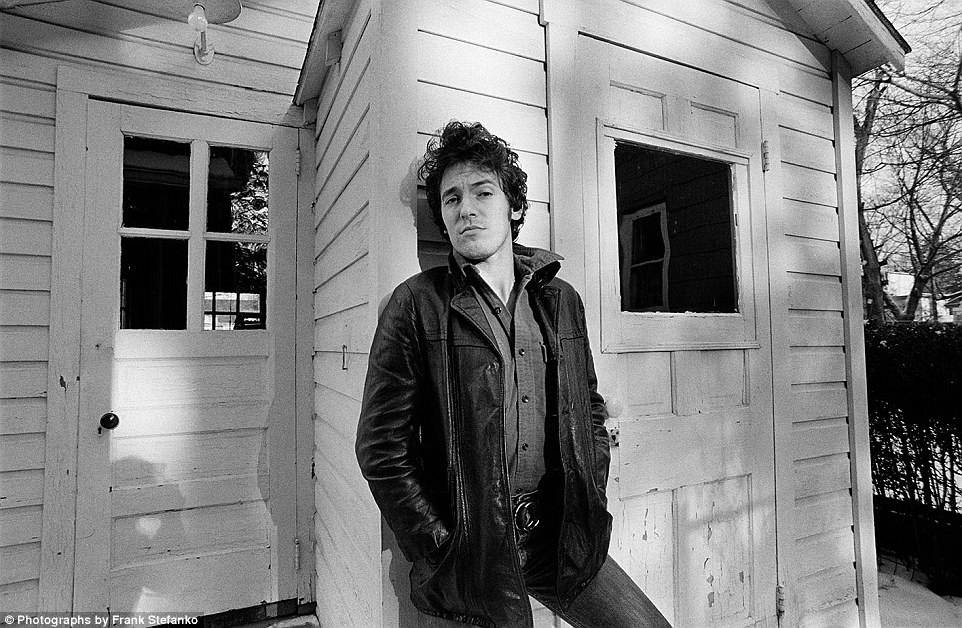Many Of The Unreleased Images Are From A Photo Shoot - Bruce Springsteen The River Photoshoot - HD Wallpaper 