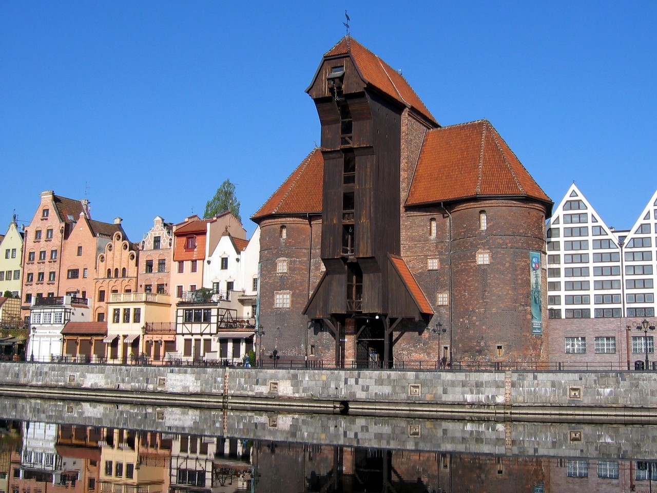 Medieval Port Crane - HD Wallpaper 