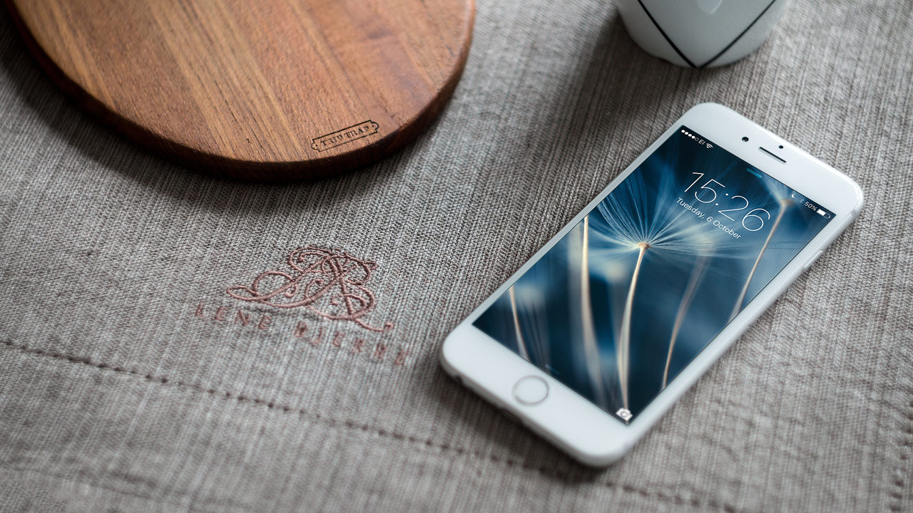Iphone - HD Wallpaper 