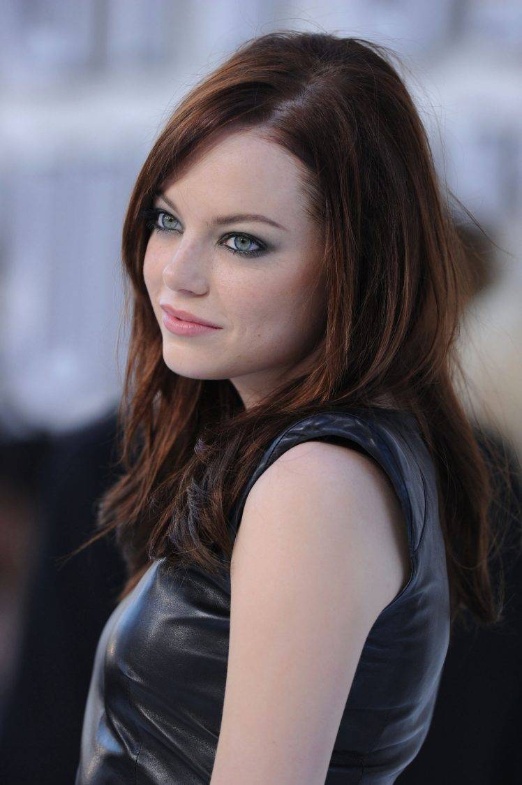 Emma Stone Black Hair - HD Wallpaper 