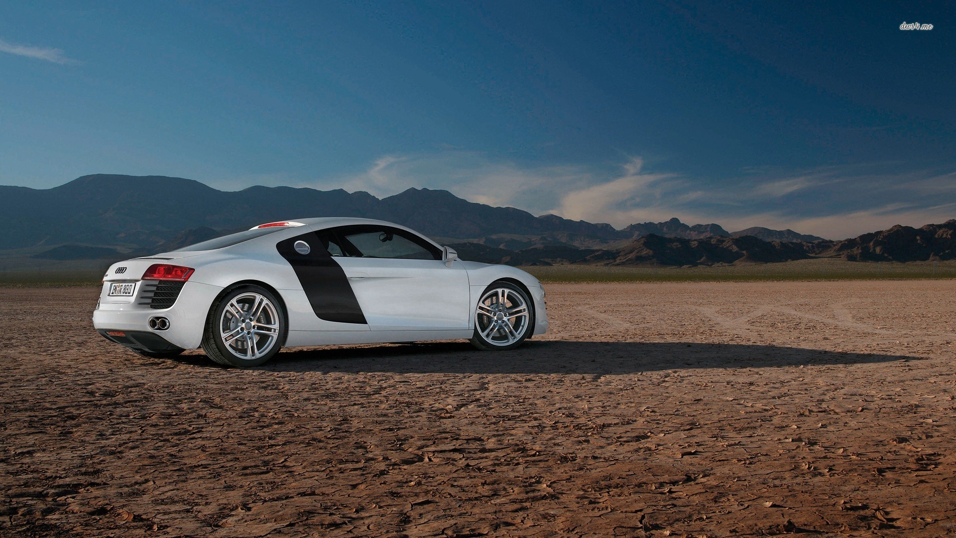 Audi R8 - HD Wallpaper 