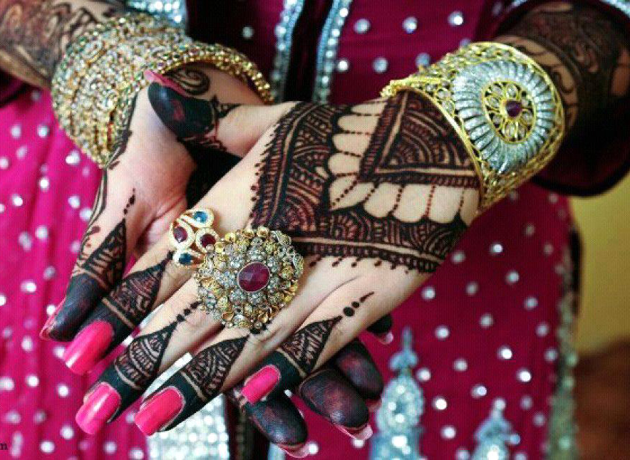 Beautiful Henna Mehndi Designs Free Hd Wallpaper For - Beautiful Mehndi Design Hd - HD Wallpaper 