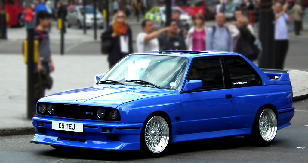 Blue Bmw E30 M3 On Silver Bbs Rs - Bmw E30 325i Blue - HD Wallpaper 