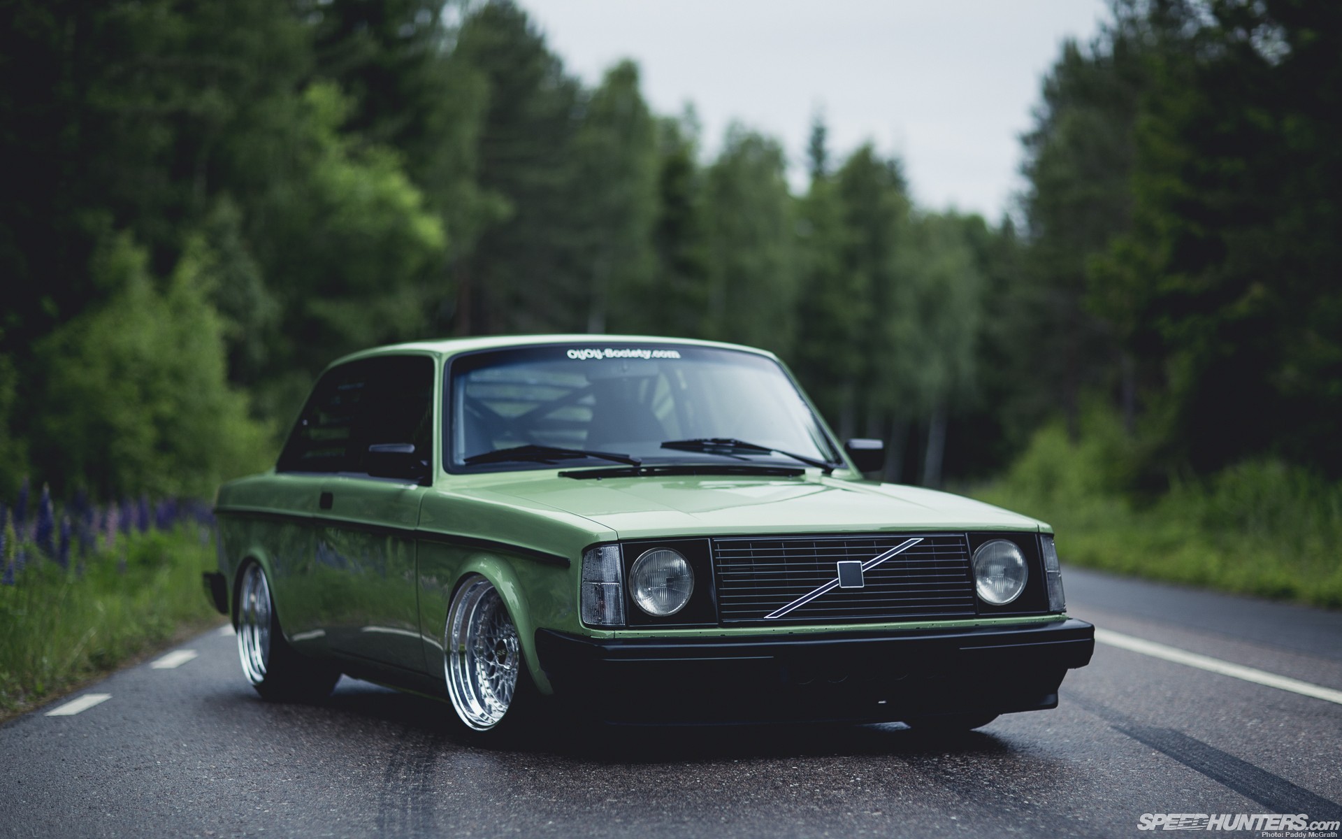 Volvo 240 - HD Wallpaper 