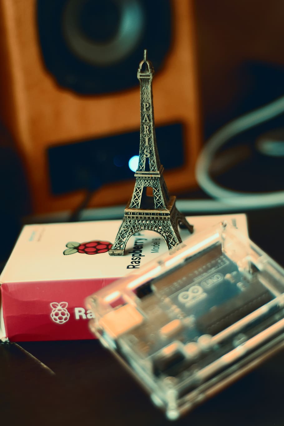 Colombia, Quibdo, Paris, Raspberrypi, Arduino, Indoors, - Tower - HD Wallpaper 